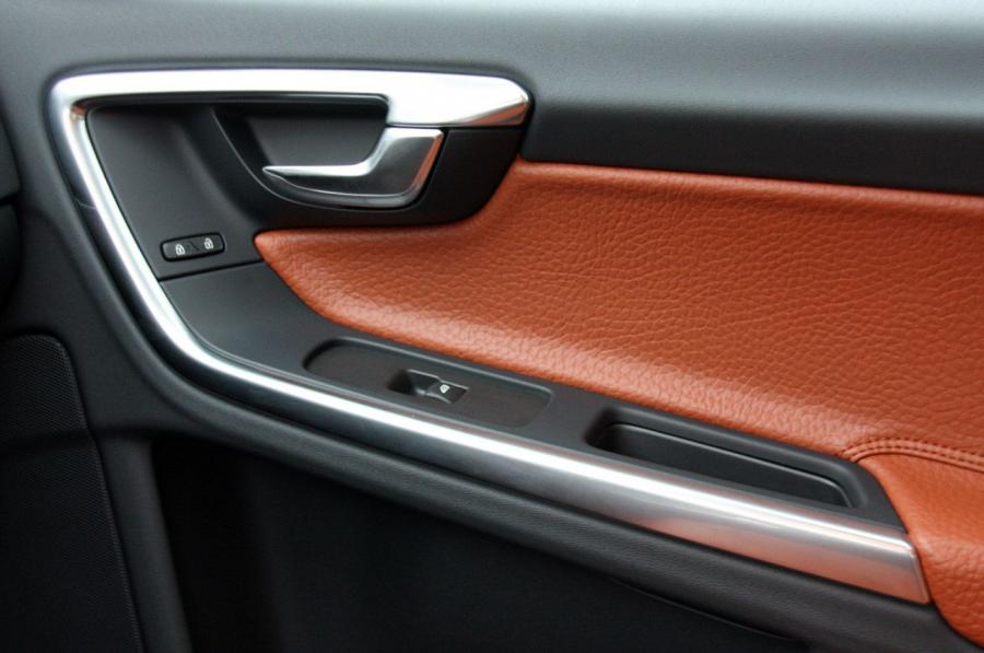  Volvo S60 2010 года  (фото 147 из 226)